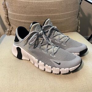 NIKE FREE METCON - WOLF GREY
